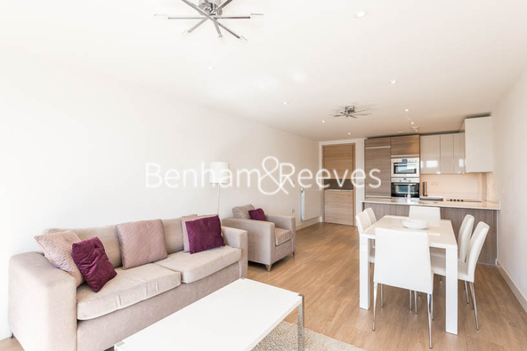 3  bedrooms flat to rent in Seafarer Way, Surrey Quays, SE16-image 1