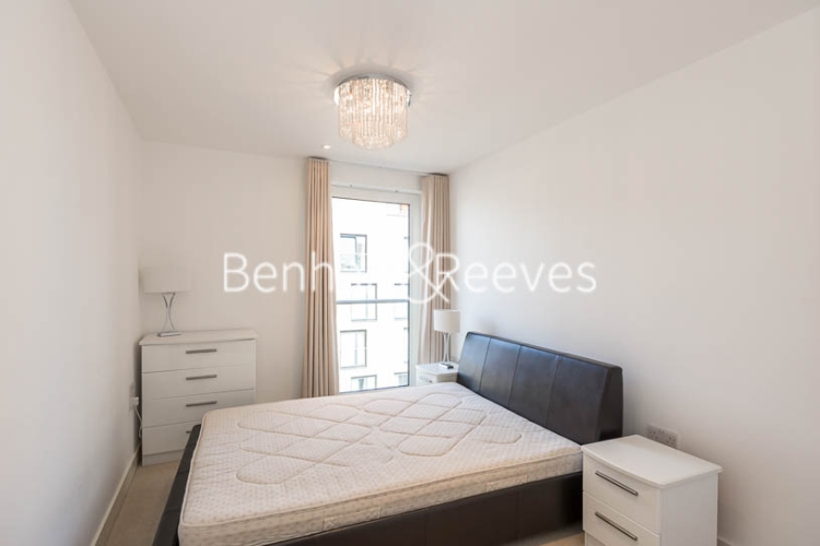 3 bedrooms flat to rent in Seafarer Way, Surrey Quays, SE16-image 7