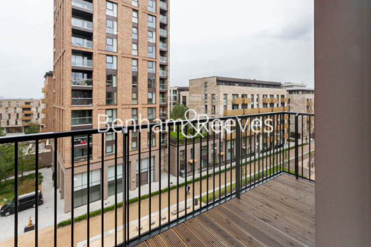2  bedrooms flat to rent in Royal Victoria Gardens, Whiting Way, SE16-image 6