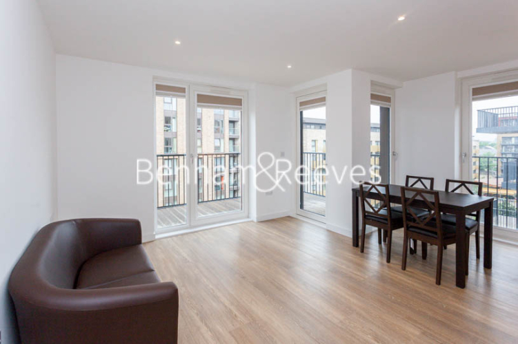 2  bedrooms flat to rent in Royal Victoria Gardens, Whiting Way, SE16-image 8