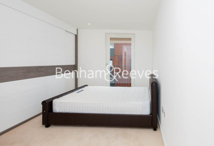 2  bedrooms flat to rent in Royal Victoria Gardens, Whiting Way, SE16-image 11