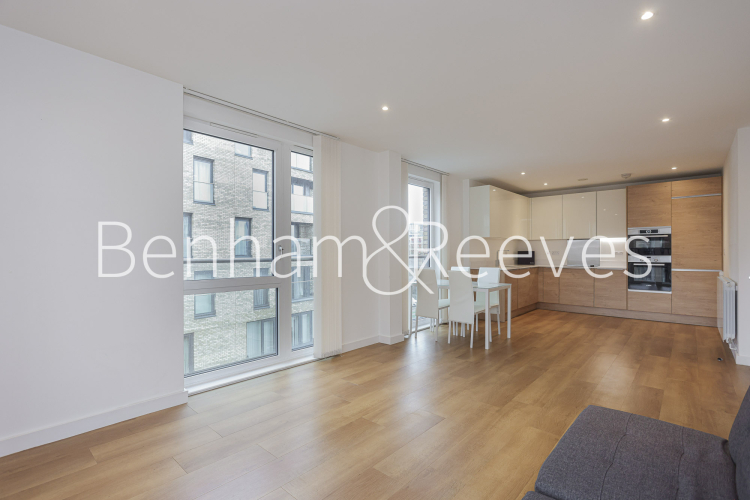 2  bedrooms flat to rent in Plough Way, Surrey Quays, SE16-image 1