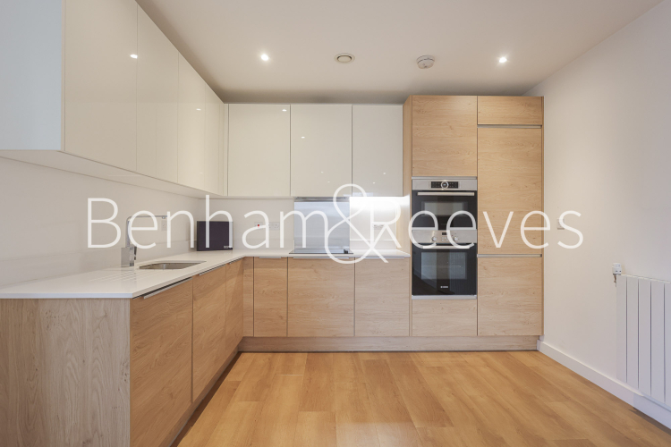 2  bedrooms flat to rent in Plough Way, Surrey Quays, SE16-image 2