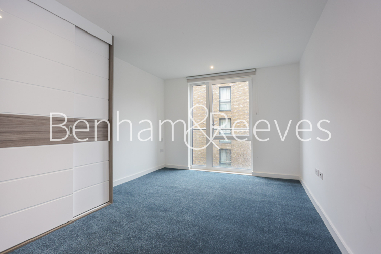 2  bedrooms flat to rent in Plough Way, Surrey Quays, SE16-image 4