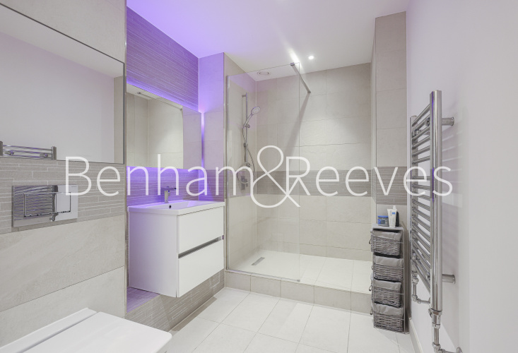 2 bedrooms flat to rent in Plough Way, Surrey Quays, SE16-image 4