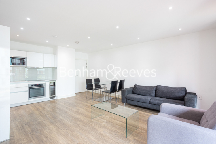 2  bedrooms flat to rent in Lariat Apartments, Cable Walk, SE10-image 1