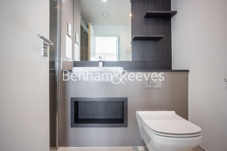 2  bedrooms flat to rent in Lariat Apartments, Cable Walk, SE10-image 4