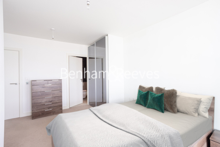 2  bedrooms flat to rent in Lariat Apartments, Cable Walk, SE10-image 9