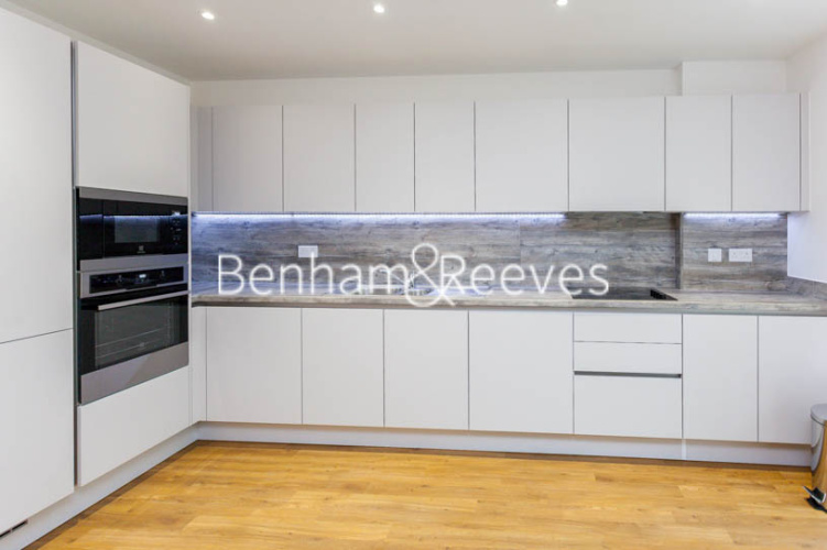 2  bedrooms flat to rent in Gothenburg Court, Bailey Street, SE8-image 2