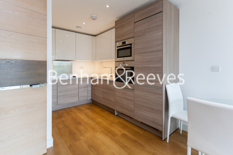 2  bedrooms flat to rent in Seafarer Way, Surrey Quays, SE16-image 2