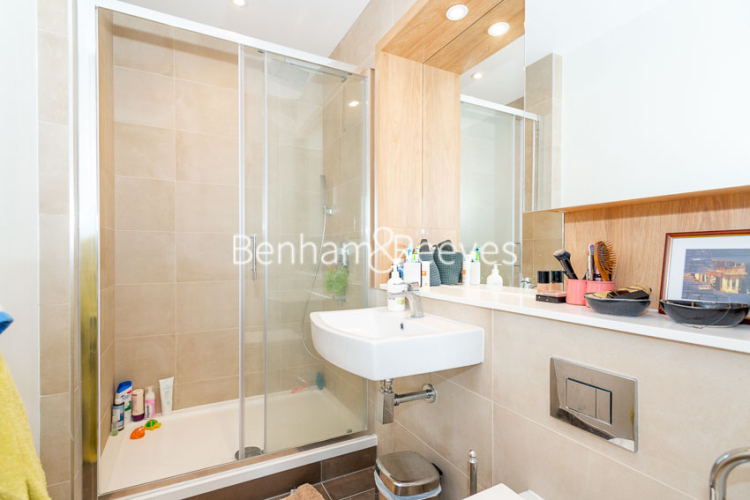 2 bedrooms flat to rent in Gullivers Walk, Marine Wharf East, SE8-image 4