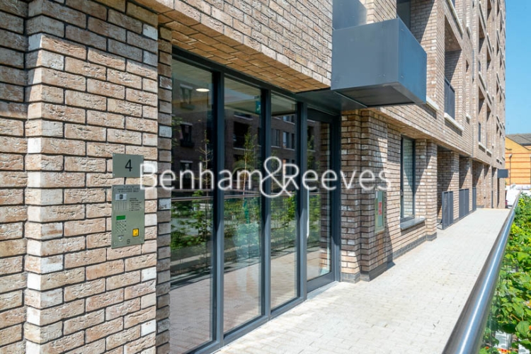 1 bedroom flat to rent in Gullivers Walk, Surrey Quays, SE8-image 5