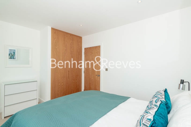 1 bedroom flat to rent in Gullivers Walk, Surrey Quays, SE8-image 7