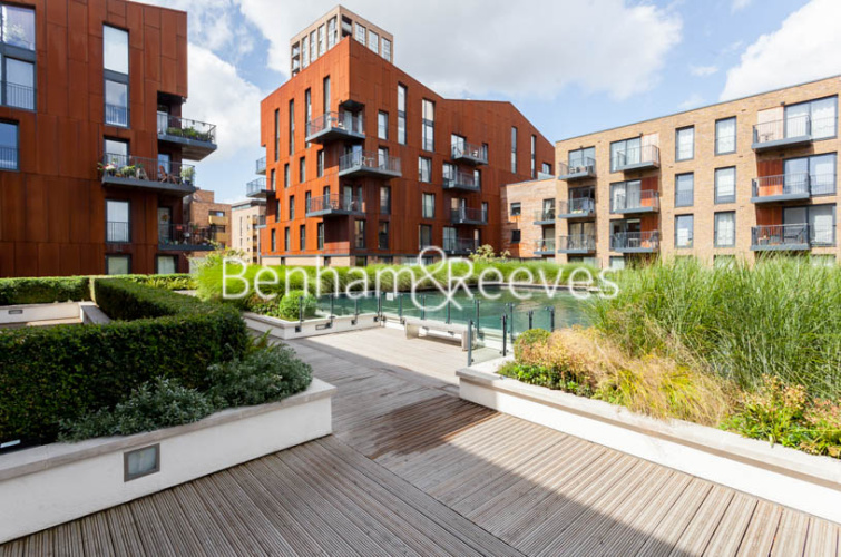 3 bedrooms flat to rent in Mary Rose Square, Marine Wharf, SE16-image 7