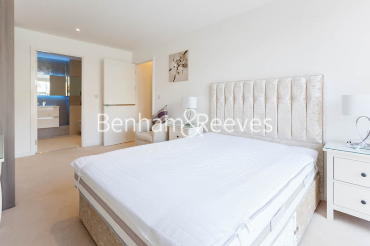 3 bedrooms flat to rent in Mary Rose Square, Marine Wharf, SE16-image 12