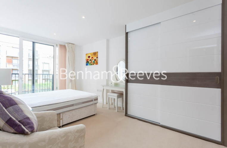 3 bedrooms flat to rent in Mary Rose Square, Marine Wharf, SE16-image 17