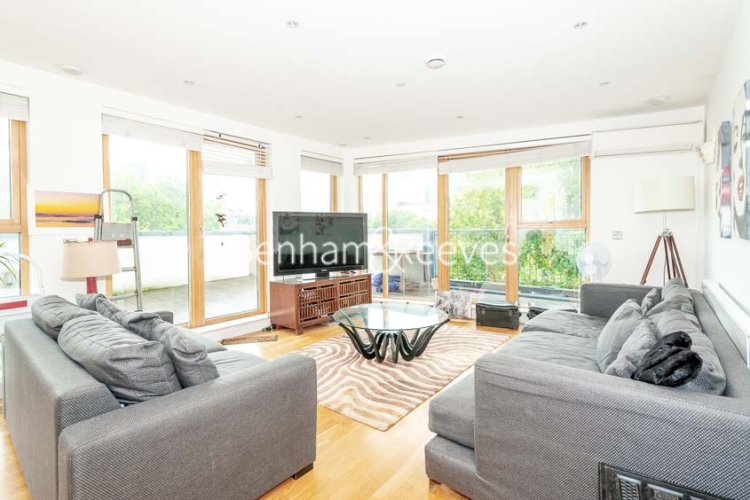 3 bedrooms flat to rent in New Kent Road, Surrey Quays, SE1-image 1