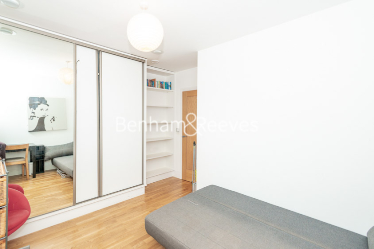 3 bedrooms flat to rent in New Kent Road, Surrey Quays, SE1-image 17