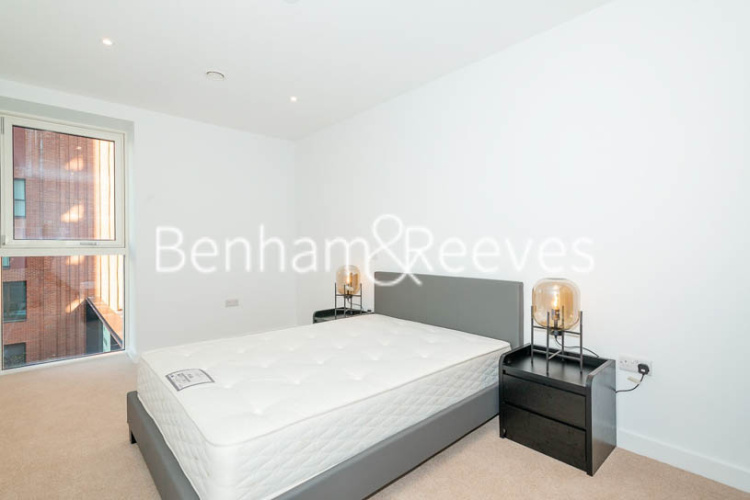 2  bedrooms flat to rent in Deacon Street, Elephant and Castle, SE17-image 3