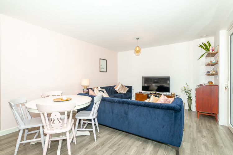 2  bedrooms flat to rent in Gothenburg Court, Surrey Quays, SE8-image 3
