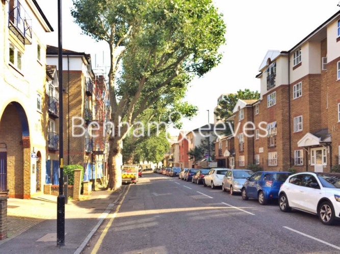 1  bedroom flat to rent in Lower Road, Surrey Quays, SE8-image 1