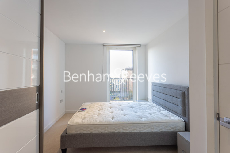 1  bedroom flat to rent in Whiting Way, Surrey Quays, SE16-image 4