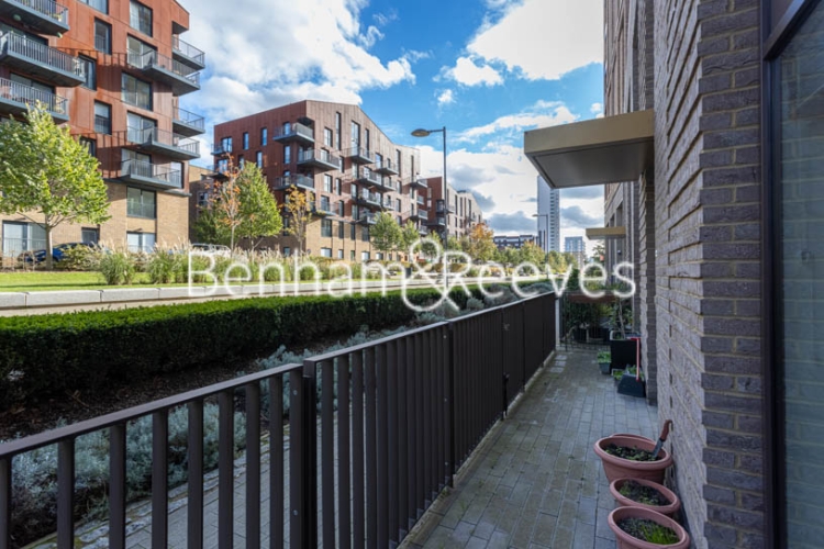 3 bedrooms flat to rent in Pell Street, Surrey Quays, SE8-image 5