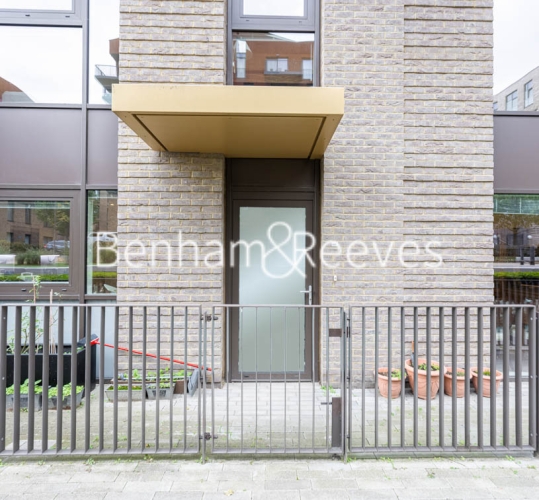 3 bedrooms flat to rent in Pell Street, Surrey Quays, SE8-image 12