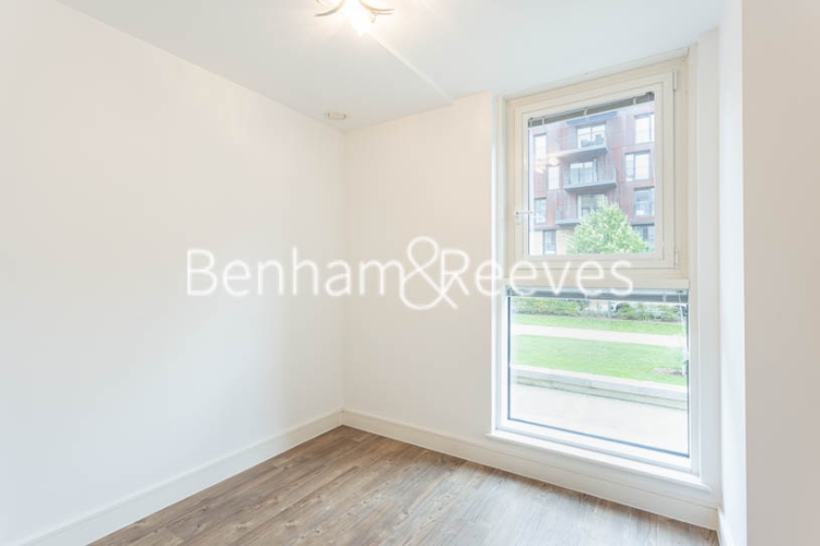 3 bedrooms flat to rent in Pell Street, Surrey Quays, SE8-image 16