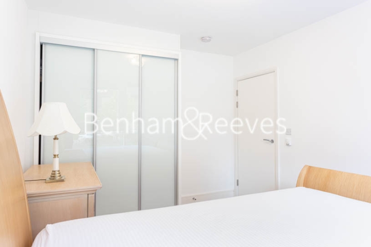 3 bedrooms flat to rent in Pell Street, Surrey Quays, SE8-image 20