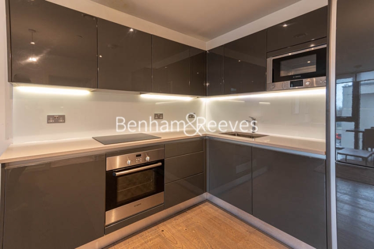 1  bedroom flat to rent in St. Gabriel Walk, Surrey Quays, SE1-image 1