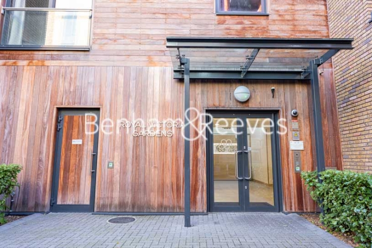2 bedrooms flat to rent in Whiting Way, Marine Wharf, SE16-image 13