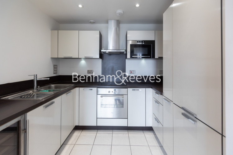 1 bedroom flat to rent in Surrey Quays Road, Canada Water, SE16-image 2