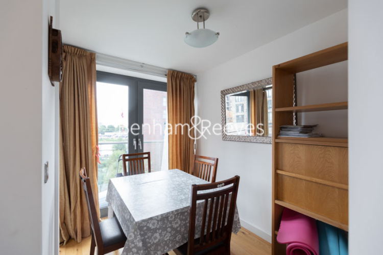 1 bedroom flat to rent in Surrey Quays Road, Canada Water, SE16-image 3