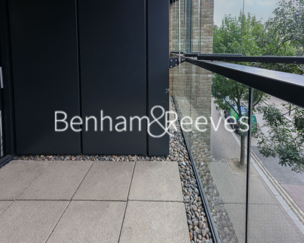 1  bedroom flat to rent in Vancouver House, Needleman Street, SE16-image 5