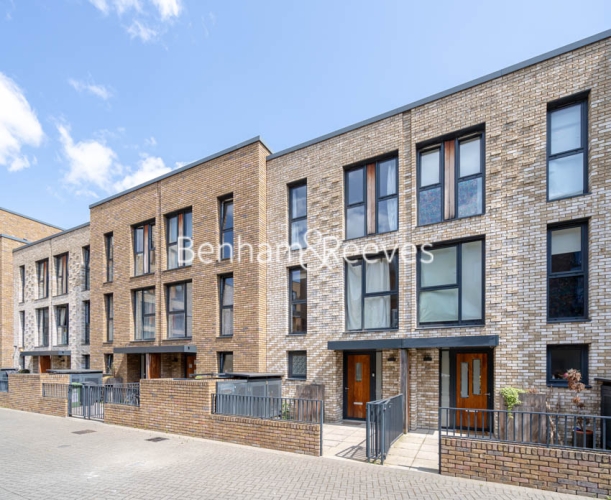4 bedrooms flat to rent in Mary Rose Square, Surrey Quays, SE16-image 6