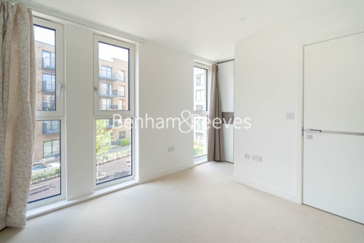 4 bedrooms flat to rent in Mary Rose Square, Surrey Quays, SE16-image 11