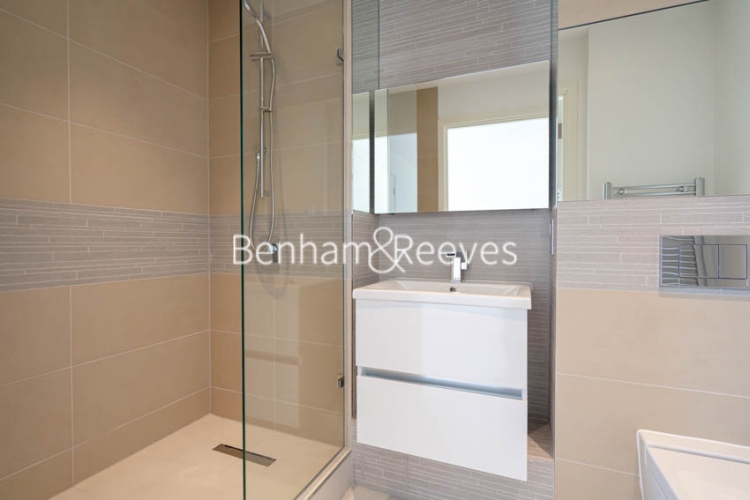 4 bedrooms flat to rent in Mary Rose Square, Surrey Quays, SE16-image 15