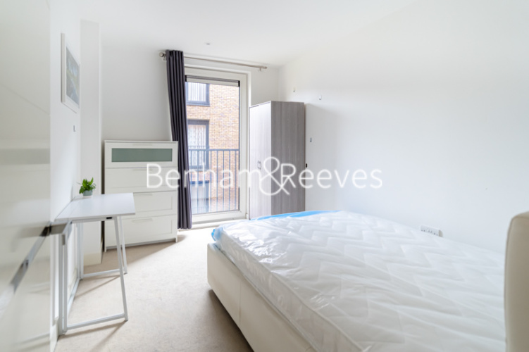 3  bedrooms flat to rent in Navigation House, Whiting Way, SE16-image 9