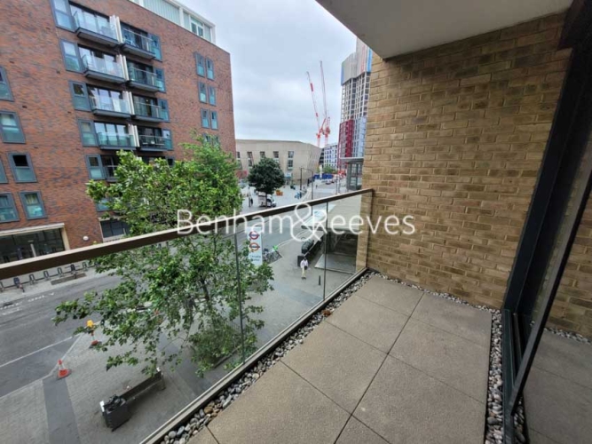 1 bedroom flat to rent in Victoria House, Surrey Quays Road, SE16-image 5