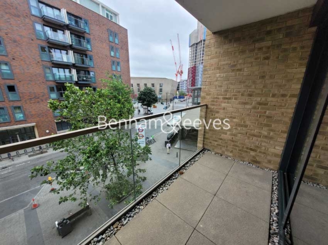 1  bedroom flat to rent in Victoria House, Surrey Quays Road, SE16-image 5