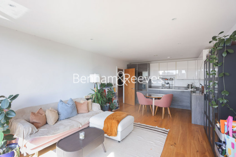 2  bedrooms flat to rent in Aurora Point, Winchester Square, SE8-image 1