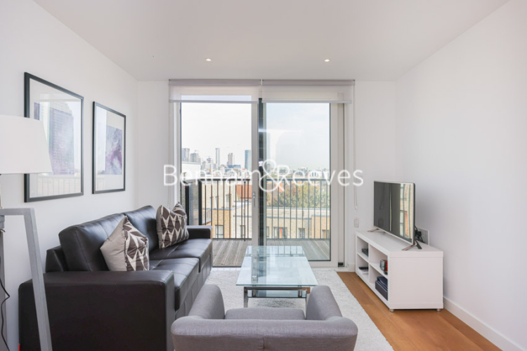1 bedroom flat to rent in Whiting Way, Surrey Quays, SE16-image 1