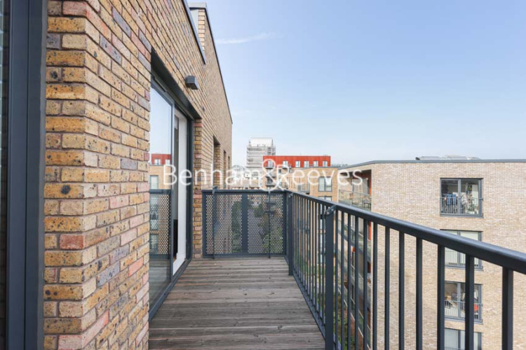 1  bedroom flat to rent in Whiting Way, Surrey Quays, SE16-image 5