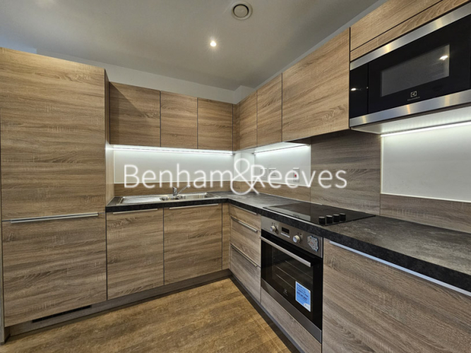 1  bedroom flat to rent in Naomi Street, Surrey Quays, SE8-image 2