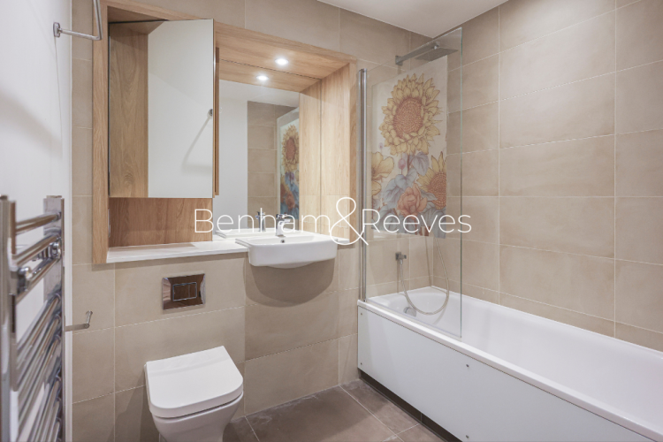3  bedrooms flat to rent in Winchester Square, Surrey Quays, SE8-image 10