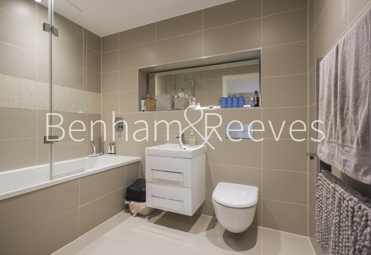 2  bedrooms flat to rent in Tavern Quay, Rope Street, SE16-image 4
