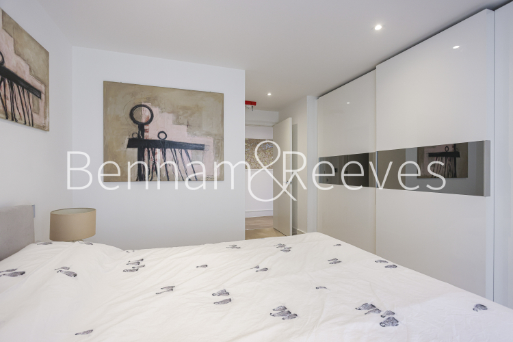 2  bedrooms flat to rent in Tavern Quay, Rope Street, SE16-image 8