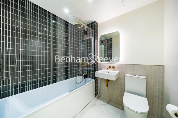 3  bedrooms flat to rent in Riverscape Royal Wharf, Canary Wharf, E16-image 5