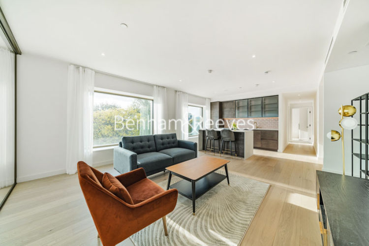 3  bedrooms flat to rent in Riverscape Royal Wharf, Canary Wharf, E16-image 7